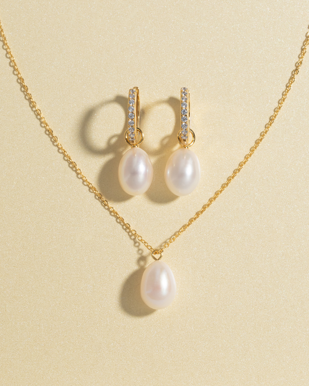 Timeless Pearl Jewellery Set in 18k Gold Vermeil