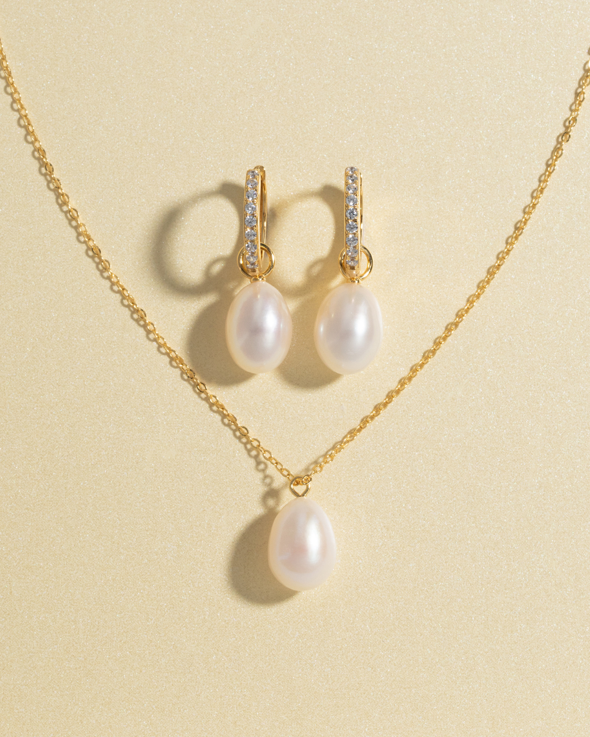 Timeless Pearl Jewellery Set in 18k Gold Vermeil